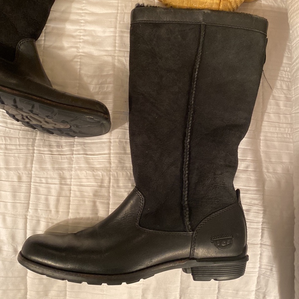 UGG Brookfield Leather and Suede Boot size 8 EUC